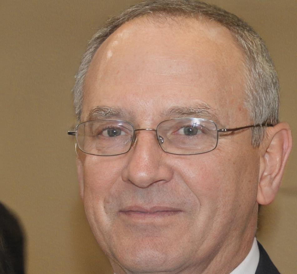 Duyen Pham, senior financial analyst reviewing market data